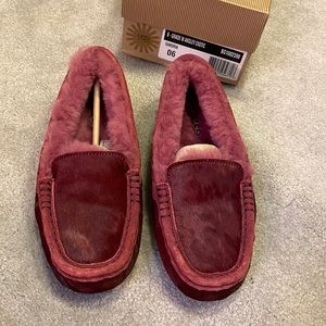 UGH Sangria Ansley women’s slippers